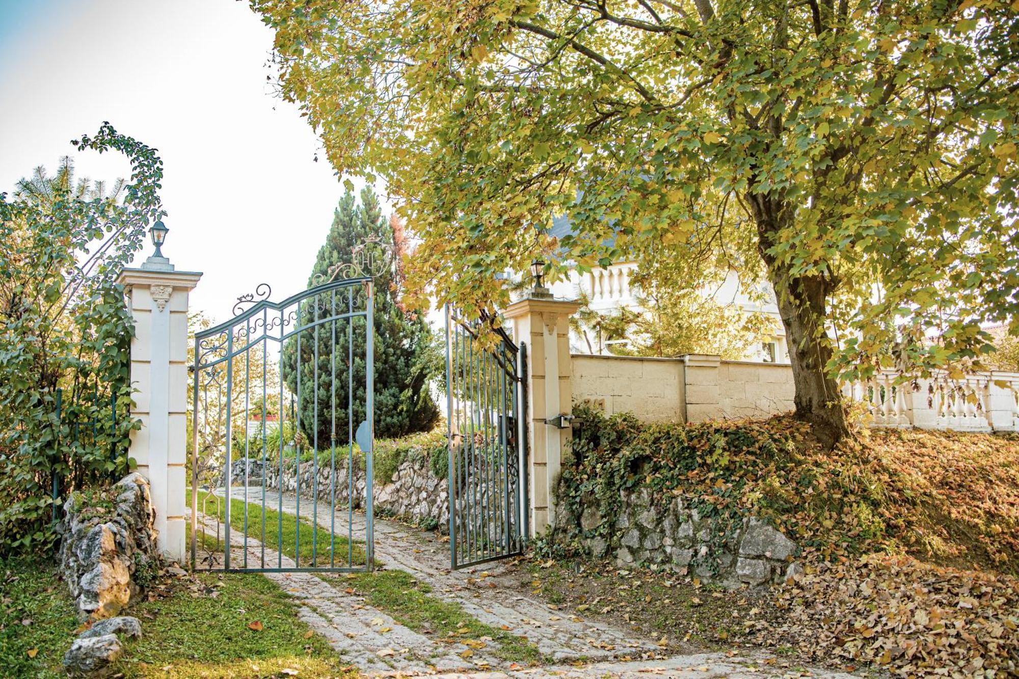 Kastello Villa Nagykozar ภายนอก รูปภาพ